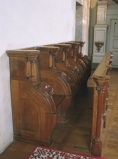 Vue générale d'une stalle de 3/4