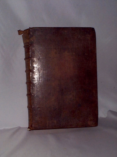 Vue générale du livre fermé
