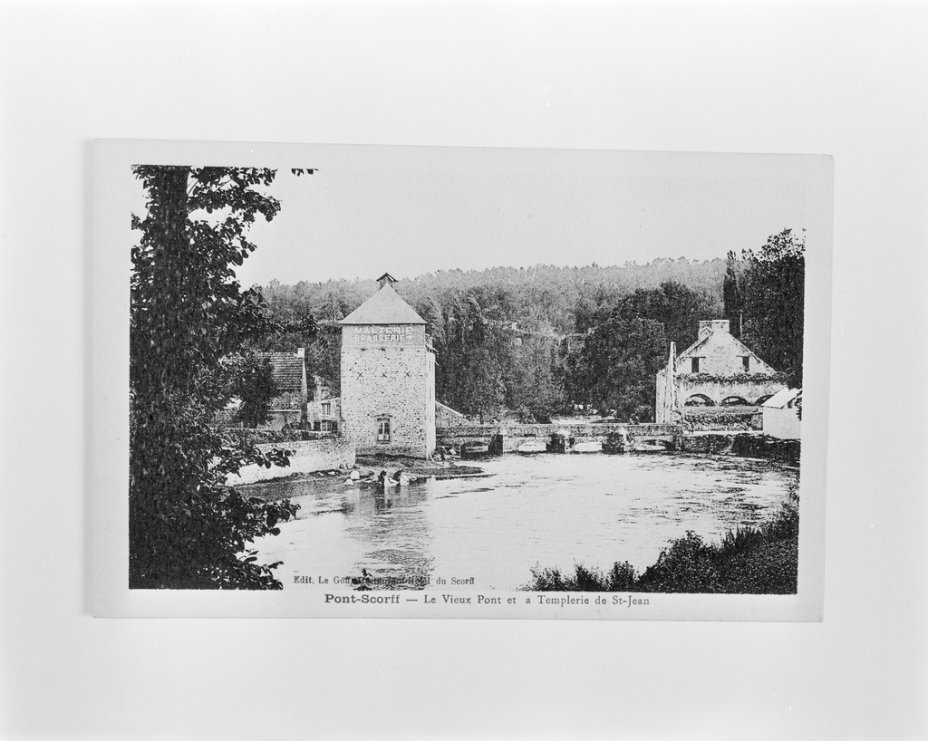 Le vieux pont et la templerie de Saint-Jean. 