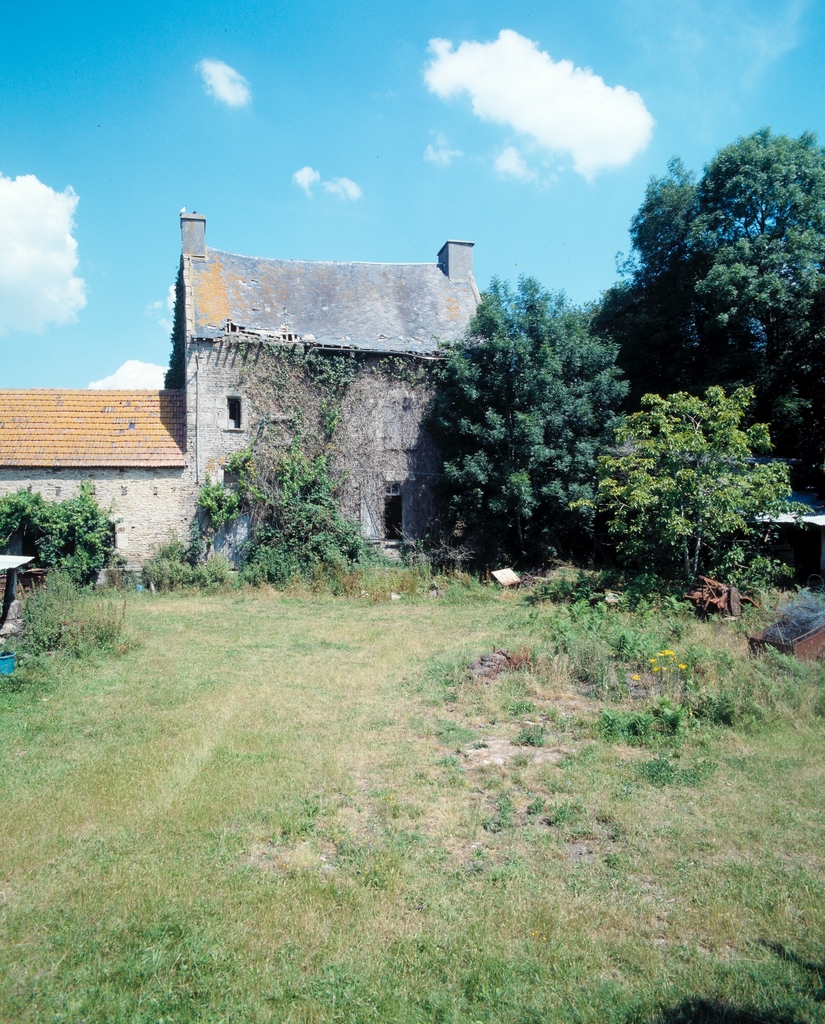Elévation antérieure sud.