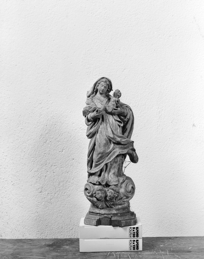 Statuette : Vierge à l'Enfant (n° 1)