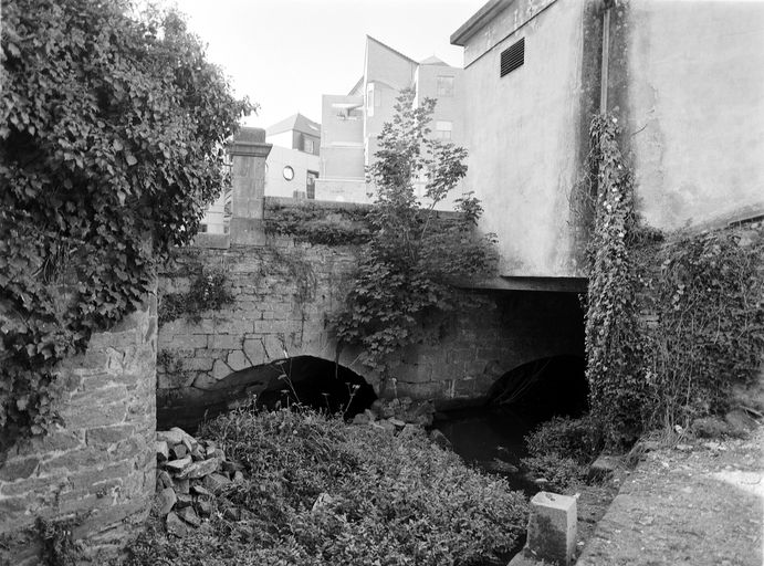 Vue de l'arche est. ; Vue du pont de la Tannerie