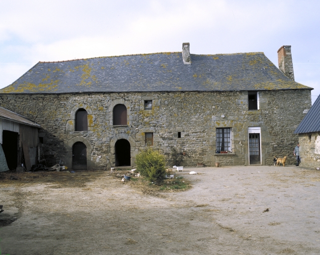 Vue générale sud ; la Petite Forge, maison 17e siècle