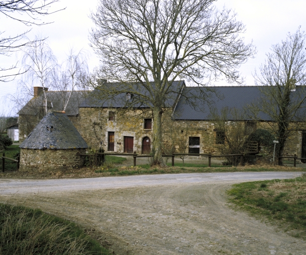 Vue générale sud ; Hotieux Blancs, ferme datée 1673