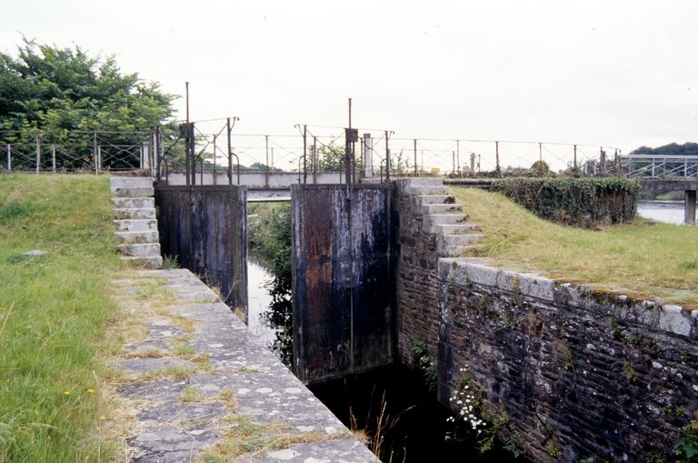 Vue générale de la porte aval