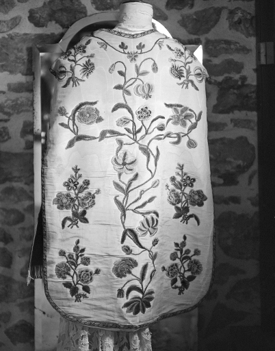 Ensemble chasuble, manipule.