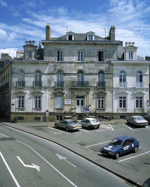 Façade ouest ; Immeuble Caro, par l'architecte Marius Charier, vue générale ouest.