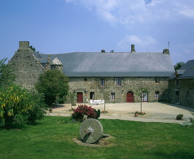 L'ancien manoir de la Mettrie du Han ; Vue générale sud ; Manoir du Han, la Mettrie (Roz-Landrieux) - Vue générale sud