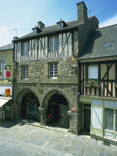 Vue générale sud ; La maison dite la Grisardière 
