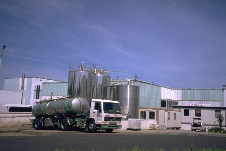 Laiterie industrielle Triballat, 2 rue Julien Neveu (Noyal-sur-Vilaine)