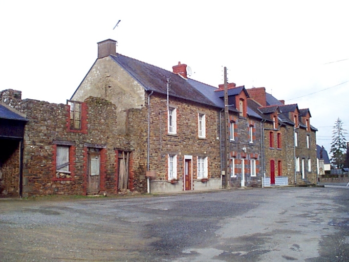 Alignement de maisons de la Belle Epoque ; Village de Saint-Séglin - Alignement de maisons de la Belle Epoque