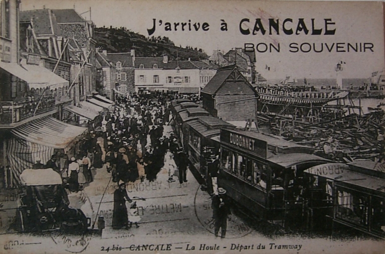 Le tramway faisait un arrêt à la Houle entre 1898 et 1947 ; noter la proximité des chantiers navals par rapport aux habitations ; De 1898 à 1947, le tramway Saint-Malo-Cancale faisait un arrêt à la Houle (carte postale ancienne) ; Les chantiers de construction (à droite) démantelés à la fin des années 1920 (carte postale ancienne) ; De 1898 à 1947, le tramway Saint-Malo-Cancale faisait un arrêt à la Houle (carte postale ancienne)