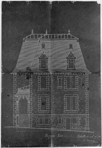Façade est, plan tiré sur papier bleu par Paul Courcoux, architecte, s.d.