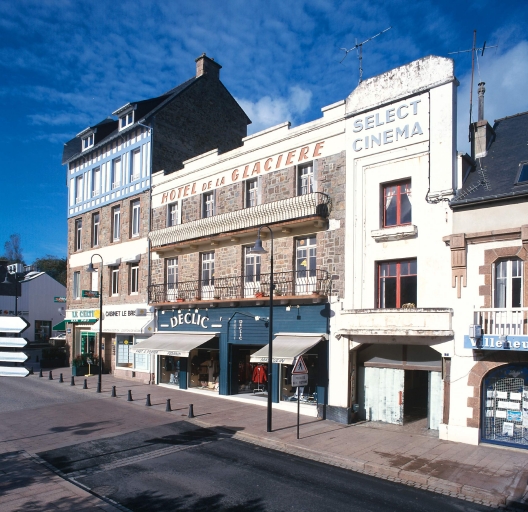 Hôtel de voyageurs dit Régina Hôtel, place de la Mairie (Perros-Guirec)
