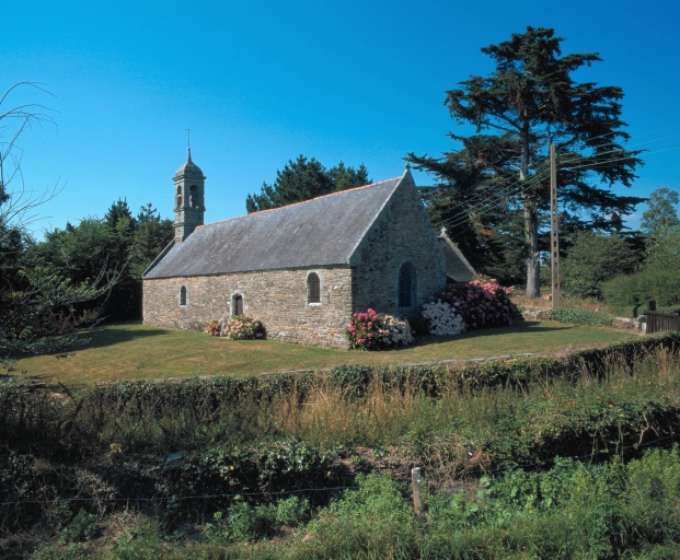 Vue générale sud est ; La chapelle de Saint-Maudez