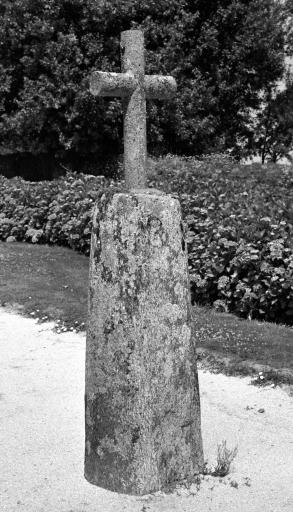 Stèle christianisée, vue sud ouest