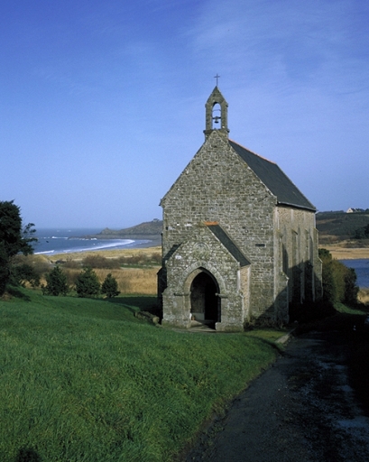 Vue générale ouest ; La chapelle Notre-Dame-du-Verger construite en 1869 ; Chapelle de pélerinage Notre-Dame-du-Verger construite en 1869