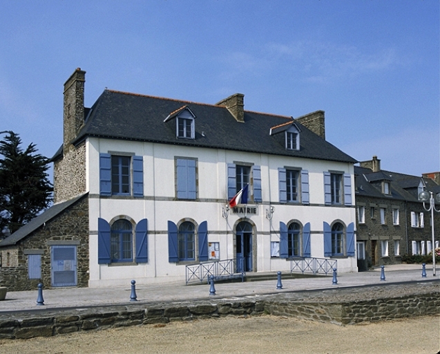 La mairie ; Vue générale nord ; Mairie, rue du Bord de Mer (Saint-Benoît-des-Ondes) - Vue générale nord