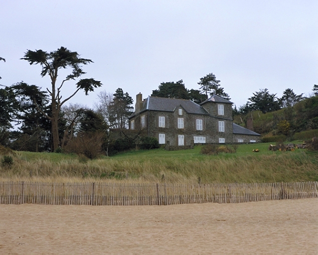 Vue générale nord de puis la plage de la Touesse