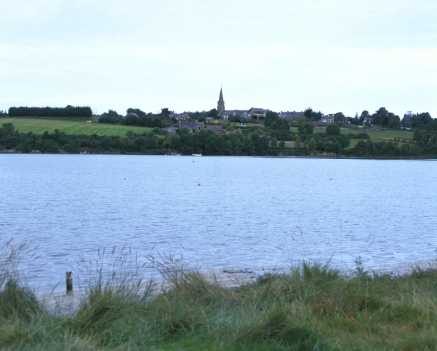 Le village depuis la Herviais (Langrolay-sur-Rance, 22) ; Vue générale sud depuis la Herviais (Langrolay-sur-Rance, 22)