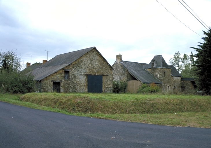 Vue de situation nord ouest ; L'ancien prieuré Saint-Nicolas