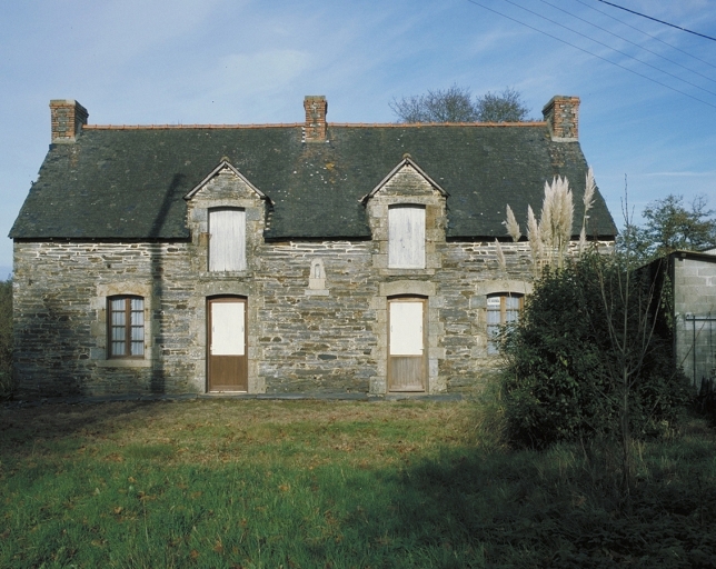 Vue générale sud ; Bresquemin : maison à deux foyers juxtaposés datée 1912