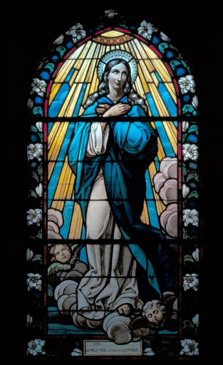 Verrière à personnages de la baie 1 : Assomption (Guipry fusionnée en Guipry-Messac en 2016)