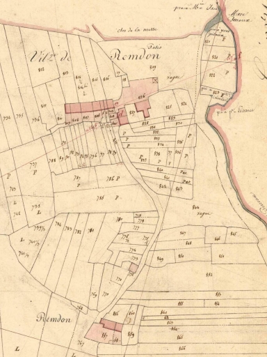 Vue de situation sur le cadastre de 1831 ; alignement en bas de l'image ; Vue de situation sur le cadastre de 1831 ; alignement en haut à gauche de l'image ; Le hameau de Remdon en 1831