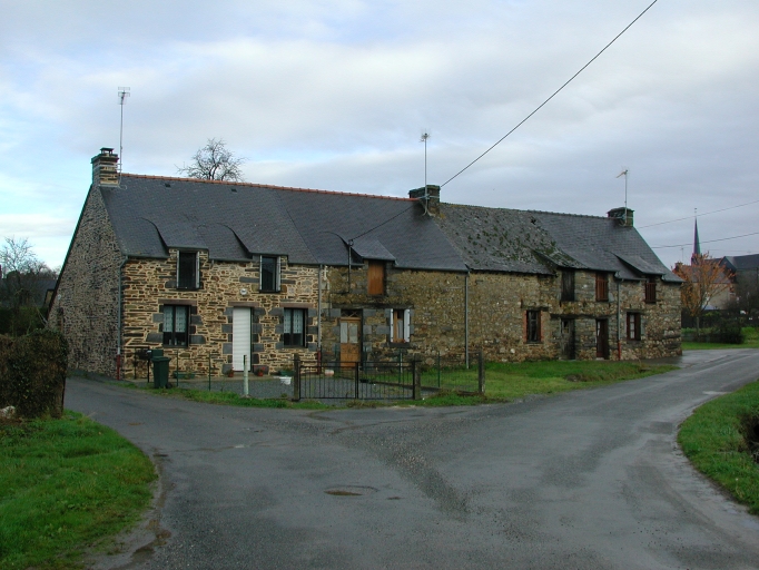 Ferme de 1897 à gauche, de 1839 à droite ; Vue générale sud ; maison à droite sur l'image