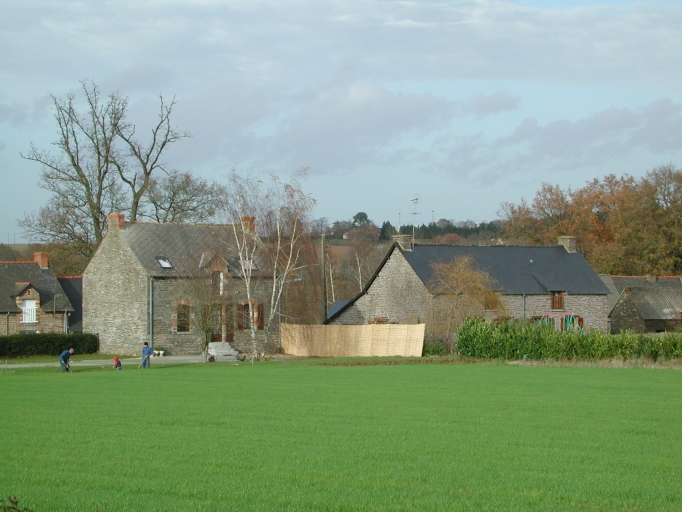 Vue de situation ; maison à gauche sur l'image
