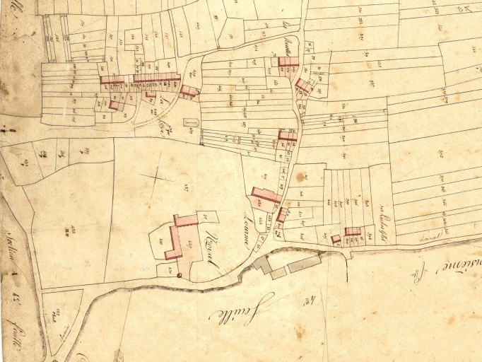 Extrait du cadastre de 1831 ; partie sud de l'écart ; Vue de situation sur le cadastre de 1831 ; bâtiments en bas à gauche de l'image ; Vue de situation sur le cadastre de 1831 ; alignement en haut à gauche de l'image ; Le nord de Noyal en 1831 ; en bas à gauche, l'ancien manoir