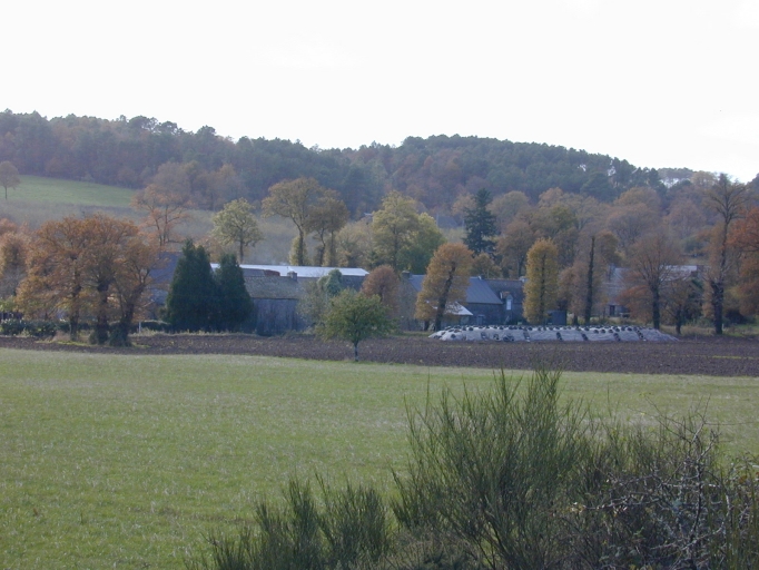 Vue générale nord ; Le hameau de Lannée vu du nord