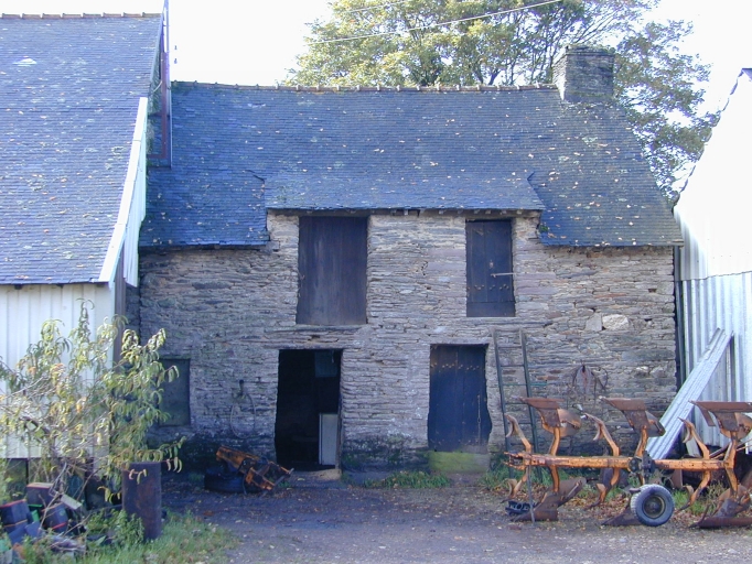 Vue générale sud ; Camas : logis de ferme à fonctions combinées datant du 19e siècle