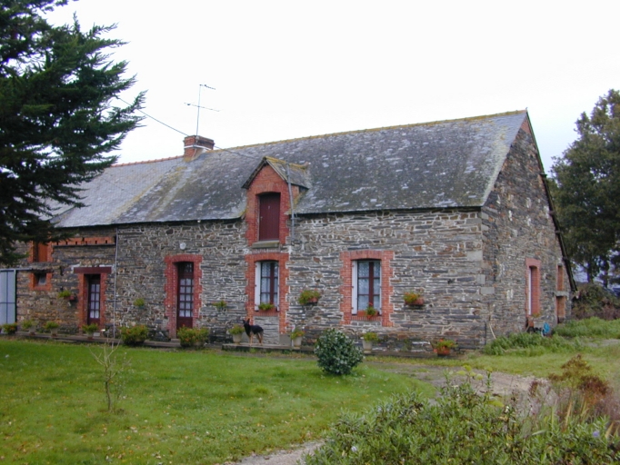 Le logis, façade antérieure sur cour : vue générale sud-est