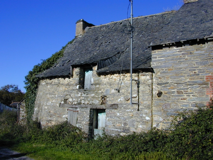 Façade antérieure : vue générale sud-est