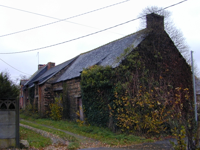 Vue générale sud-ouest ; La maison en bout d'alignement : vue générale sud-ouest