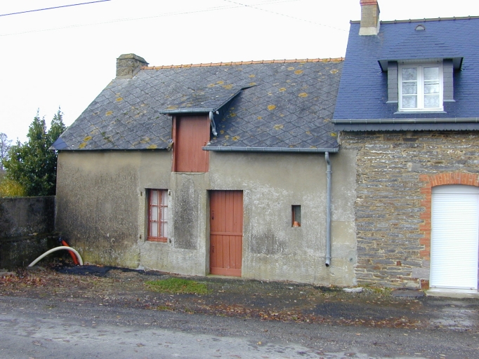 Façade antérieure sur rue : vue générale sud-est