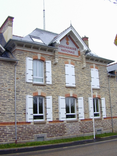 Façade antérieure sur rue : vue partielle nord-est