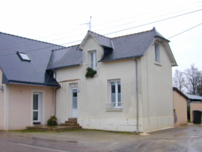 Façade antérieure : vue générale sud-ouest