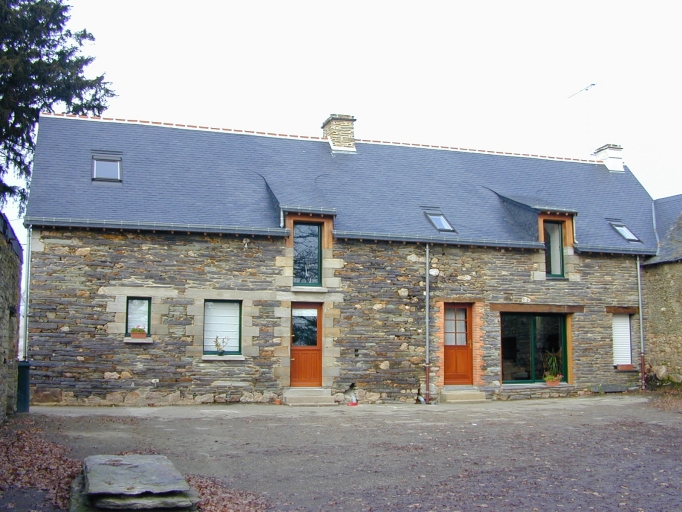Les anciens logis, façade sur cour : vue générale sud-ouest