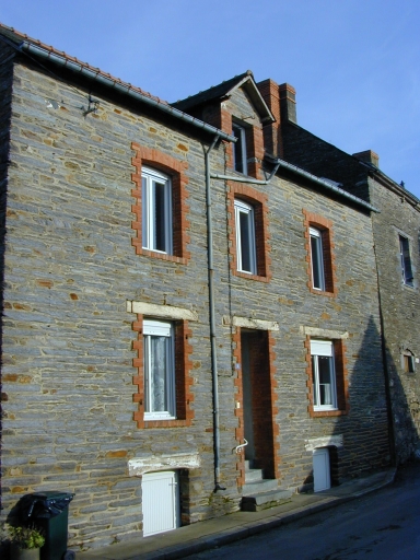 Façade antérieure : Vue générale sud-est