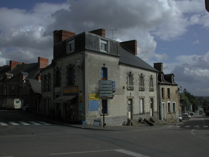 Vue de situation ; maison à droite sur l'image, au dernier plan ; Vue générale sud