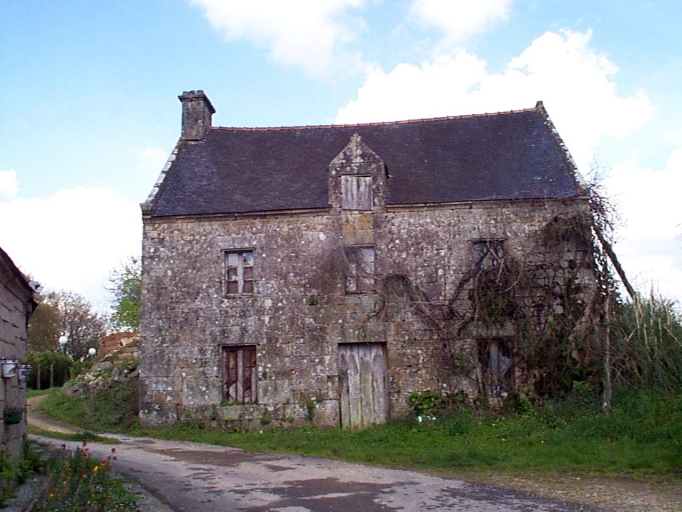 Vue générale ouest ; Kertanguy, Le Roux, grange, élévation ouest.