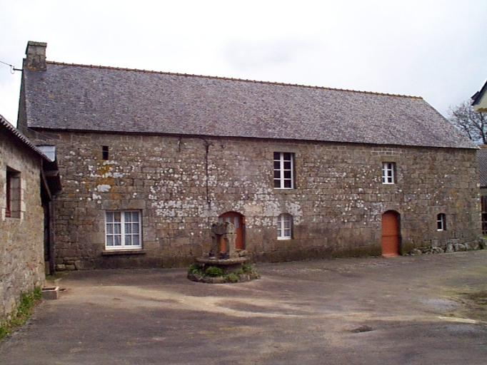 Vue générale sud-ouest ; Le Rouézo, ferme, vue générale sud-ouest.