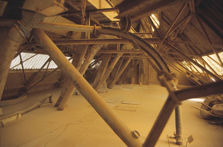 Vue intérieure des silos, partie supérieure.