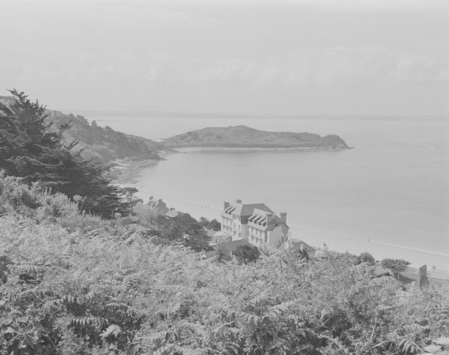 Vue de situation depuis la route de la corniche. ; Vue de situation depuis la route de la corniche