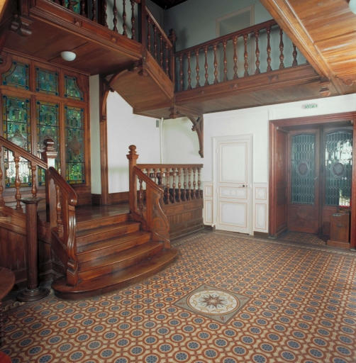 Vestibule et cage d'escalier, vue vers l'est