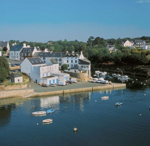 Rive ouest, quais, anse de Kersimon et place de la Coopérative
