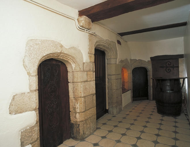 Rez-de-chaussée, couloir de distribution