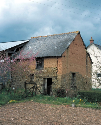 La Morlais : maison élémentaire, 2e moitié 19e siècle ; Vue générale sud ; La Morlais : maison, 2e moitié 19e siècle